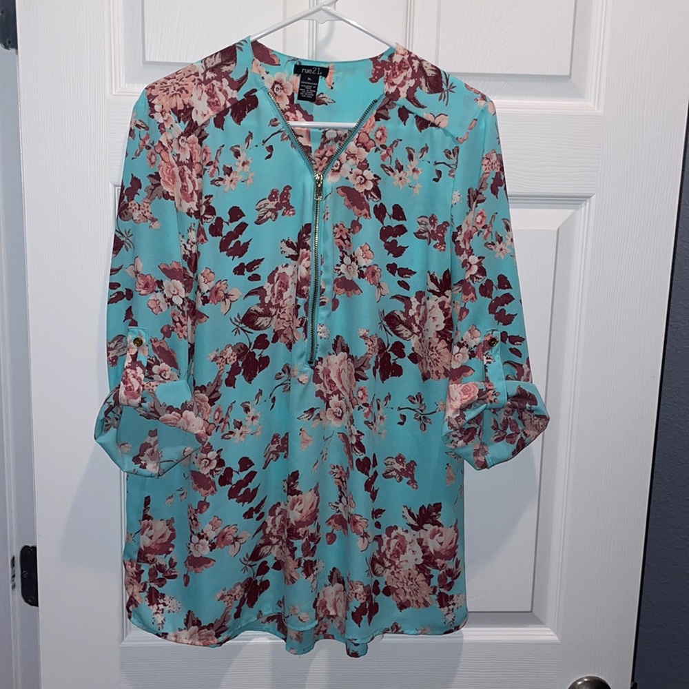 Adorable floral print blouse XL